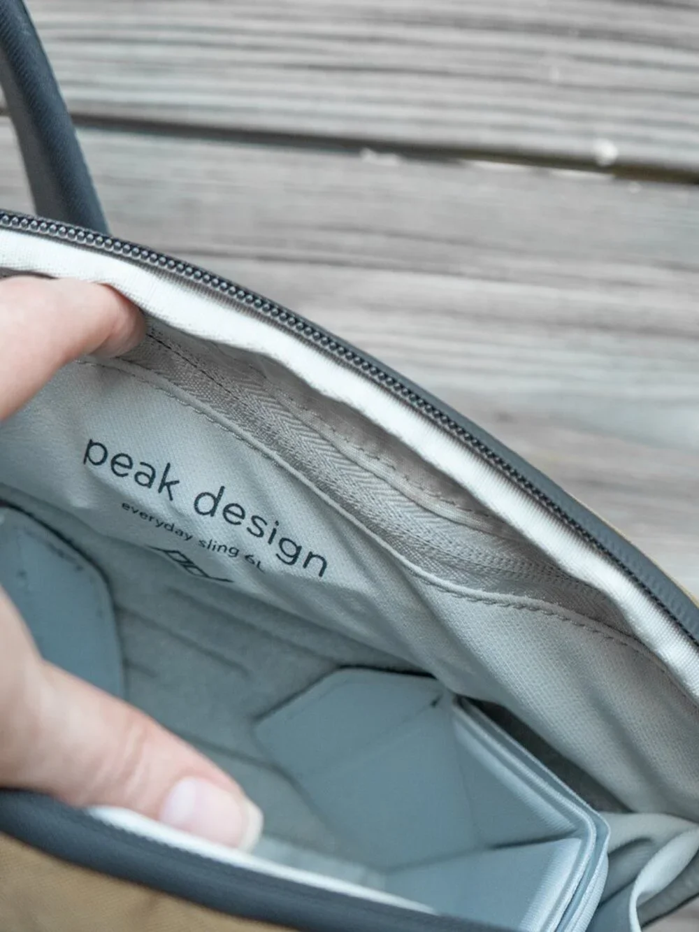Peak Design Camera Bag Everyday Sling V2 6L Coyote X-Pac Adjustable Strap